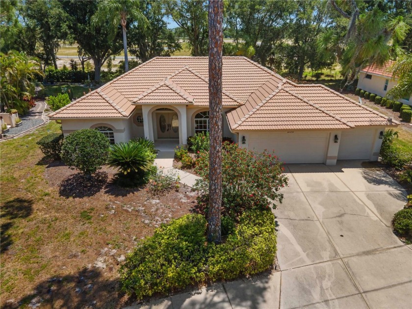 Best value in Calusa Lakes. Non Flood zone! This 3 bedroom 2 - Beach Home for sale in Nokomis, Florida on Beachhouse.com