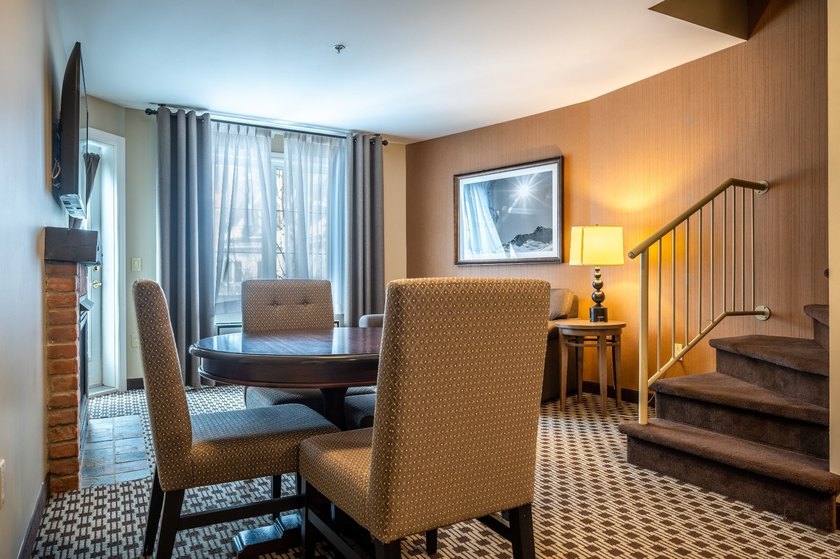 *** HOL 325-425 *** This charming two-bedroom apartment - Beach Condo for sale in Mont-Tremblant, QC on Beachhouse.com