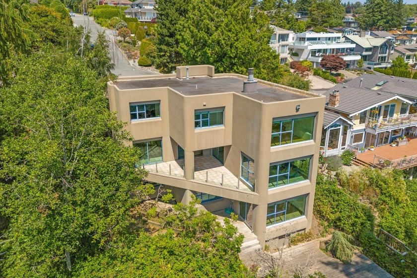 Renowned local and Vancouver Architect * Mark Ankenman* designed - Beach Home for sale in Surrey, BC on Beachhouse.com
