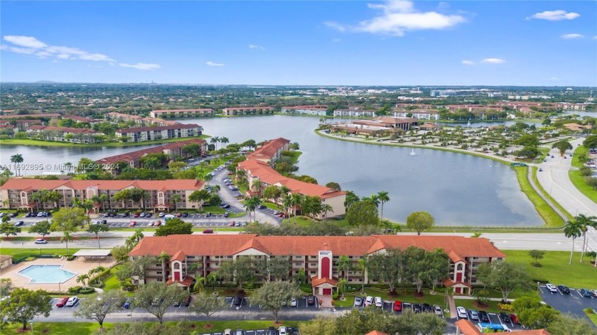 SPACIOUS UNIT WITH ACCORDIAN SHUTTERS AND A SCREENED BALCONY - Beach Condo for sale in Pembroke Pines, Florida on Beachhouse.com