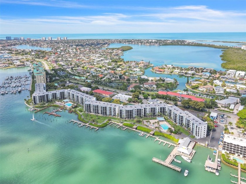TURN-KEY, DAILY RENTALS, WATERFRONT, BOAT SLIPS, NEWLY RENOVATED - Beach Condo for sale in Marco Island, Florida on Beachhouse.com