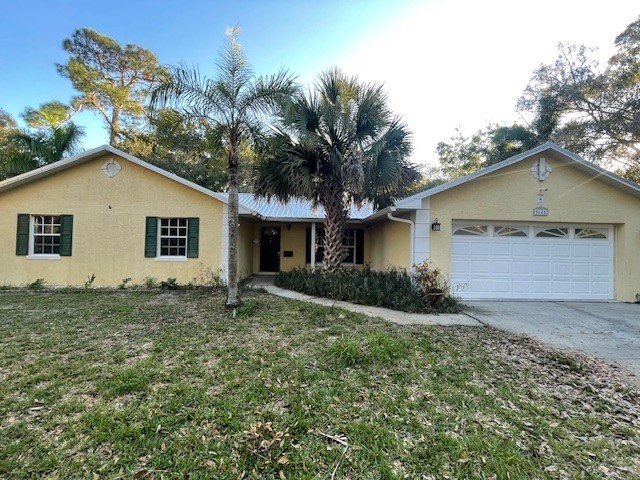 This home sits on over an acre of treed lawn in an non hoa - Beach Home for sale in Vero Beach, Florida on Beachhouse.com