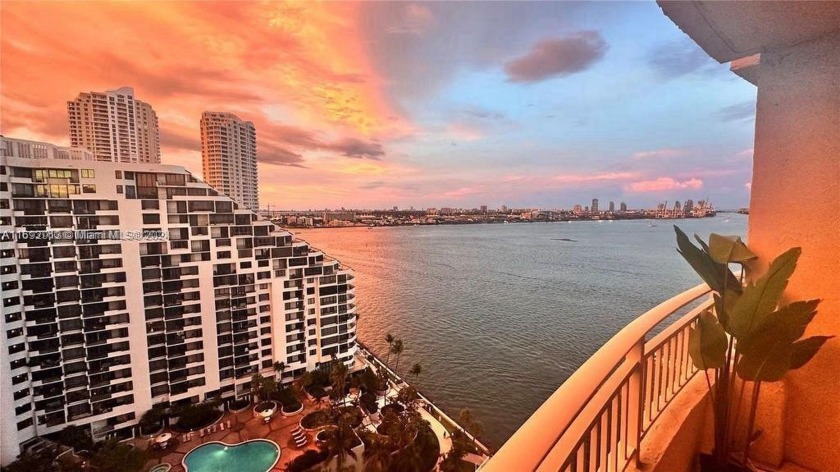 Stunning 21st-floor condo on Brickell Key with breathtaking - Beach Condo for sale in Miami, Florida on Beachhouse.com