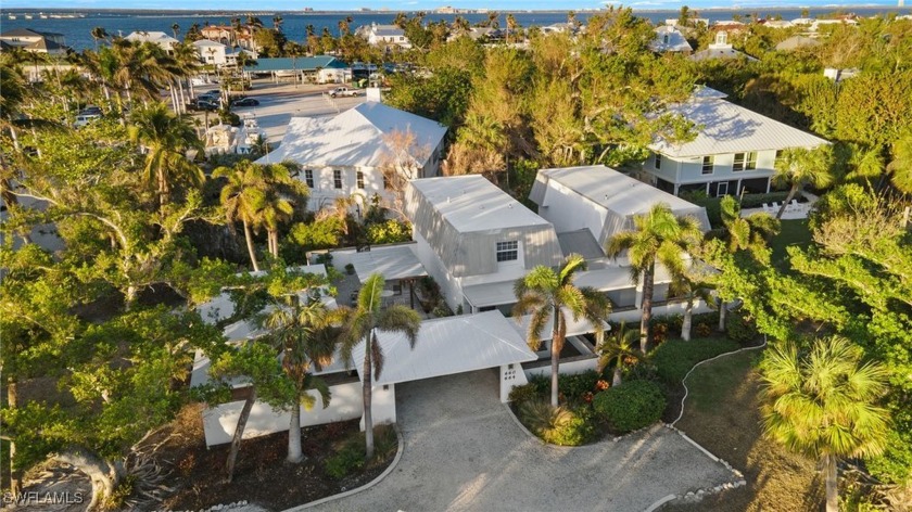 Don't miss this rare chance to own an entire duplex in the - Beach Townhome/Townhouse for sale in Sanibel, Florida on Beachhouse.com