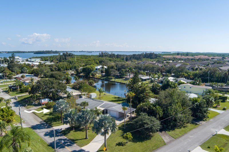 Lowest Priced single family waterfront home in Vero Beach with - Beach Home for sale in Vero Beach, Florida on Beachhouse.com