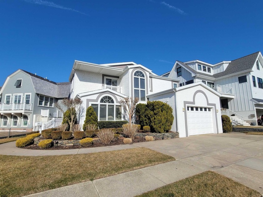 A beach on the open bay... in Ocean City? Yes! This exquisitely - Beach Home for sale in Ocean City, New Jersey on Beachhouse.com