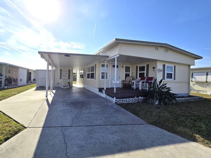 Welcome to this delightful 2-bedroom, 2-bathroom home located in - Beach Home for sale in Bradenton, Florida on Beachhouse.com