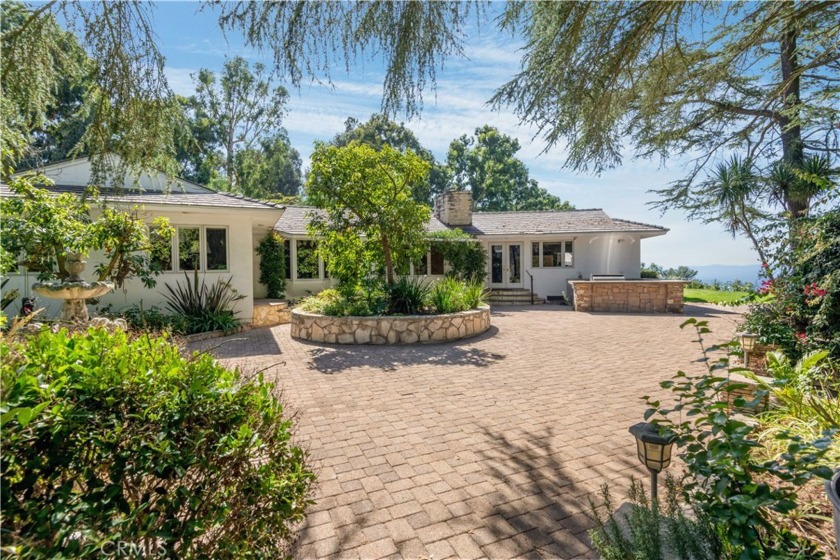 Nestled within the prestigious city of Rolling Hills, this rare - Beach Home for sale in Rolling Hills, California on Beachhouse.com