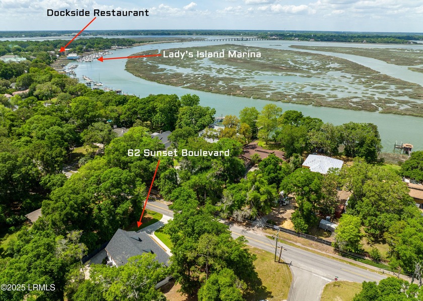 NO HOA! RECENT APPRAISAL IN HAND! Custom coastal charmer on - Beach Home for sale in Beaufort, South Carolina on Beachhouse.com