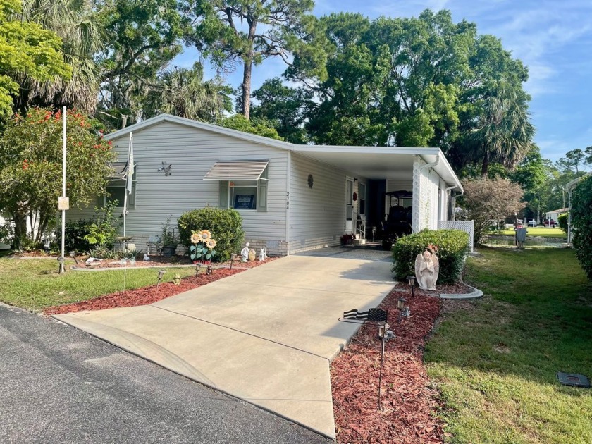 Nestled in the highly sought after 55+ community of Stonebrook - Beach Home for sale in Homosassa, Florida on Beachhouse.com