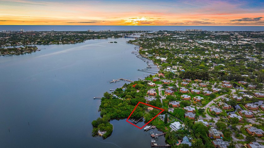 One of the few remaining wide river lots on the Loxahatchee - Beach Lot for sale in Jupiter, Florida on Beachhouse.com