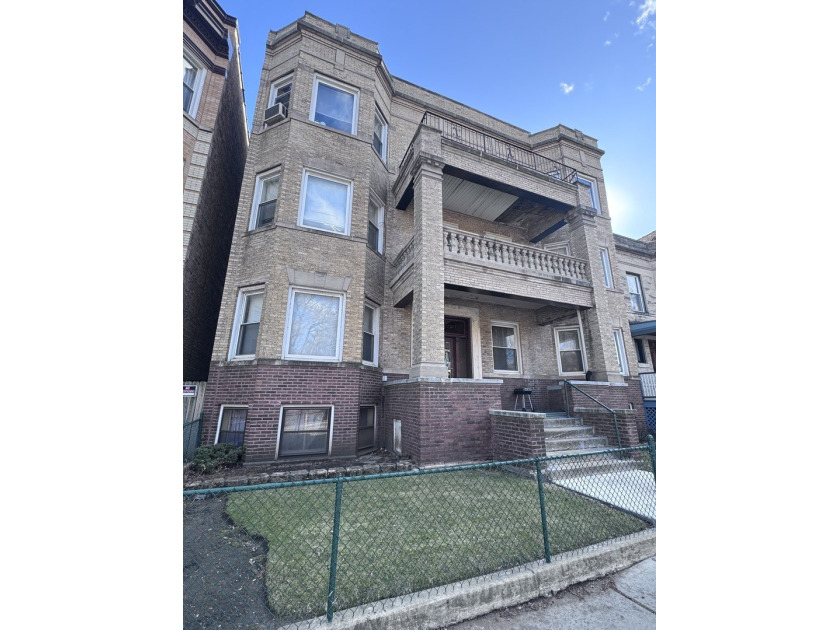 Attention Developers/Rehabbers!!! Double lot 6 units brick - Beach Home for sale in Chicago, Illinois on Beachhouse.com