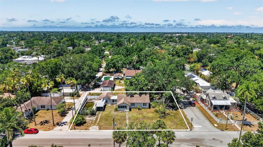 Under contract-accepting backup offers. Investor Special! Prime - Beach Home for sale in Bradenton, Florida on Beachhouse.com