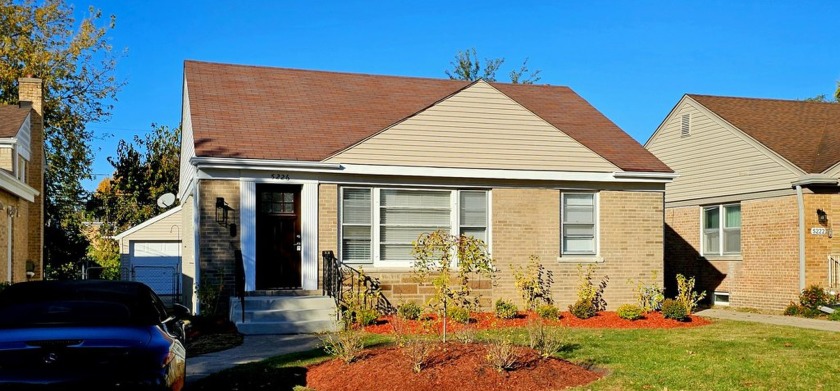 ****** WELCOME HOME!!!!! ***** MOVE RIGHT IN to your BRICK RANCH - Beach Home for sale in Skokie, Illinois on Beachhouse.com