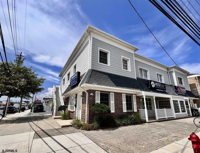 LIVE MAINTENANCE-FREE RIGHT ACROSS FROM THE BEACH! This - Beach Condo for sale in Margate, New Jersey on Beachhouse.com