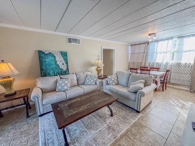 This unit is beautifully updated throughout with modern decor - Beach Condo for sale in Mary Esther, Florida on Beachhouse.com