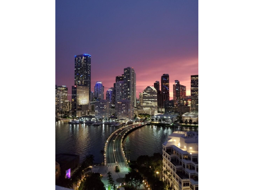 LUXURIOUS 2/2 on Brickell Key with stunning views of the bay and - Beach Condo for sale in Miami, Florida on Beachhouse.com