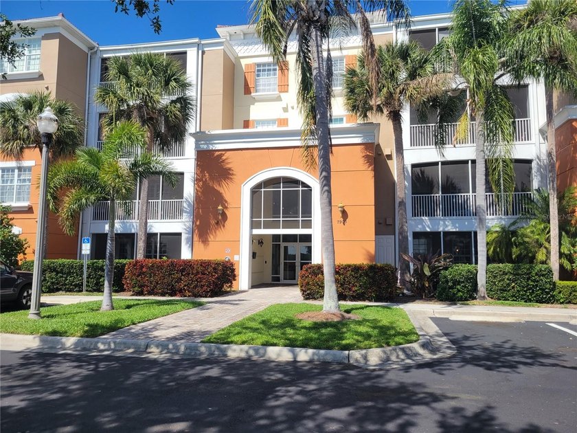 Monterey at Lake Seminole -Owner Motivated.  Gated Waterfront - Beach Condo for sale in Seminole, Florida on Beachhouse.com