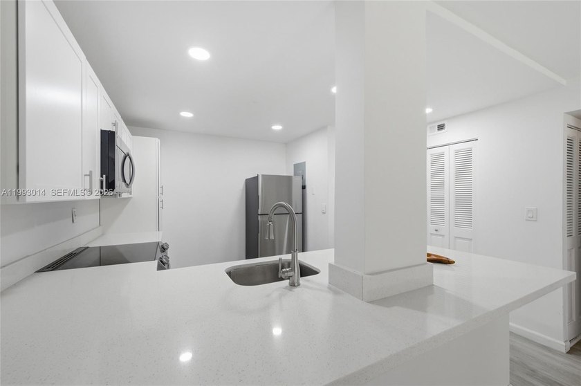 WELCOME HOME to this beautifully updated 2-bedroom, 2-bath condo - Beach Condo for sale in Tamarac, Florida on Beachhouse.com