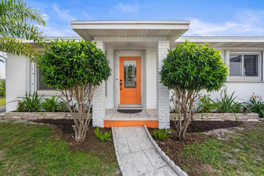 Move-In Ready Home Minutes from the Beach & Downtown Lake Worth - Beach Home for sale in Lake Worth Beach, Florida on Beachhouse.com