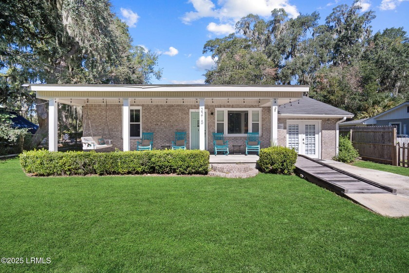 Coastal Charm & Modern Comfort Minutes from Historic Downtown - Beach Home for sale in Beaufort, South Carolina on Beachhouse.com