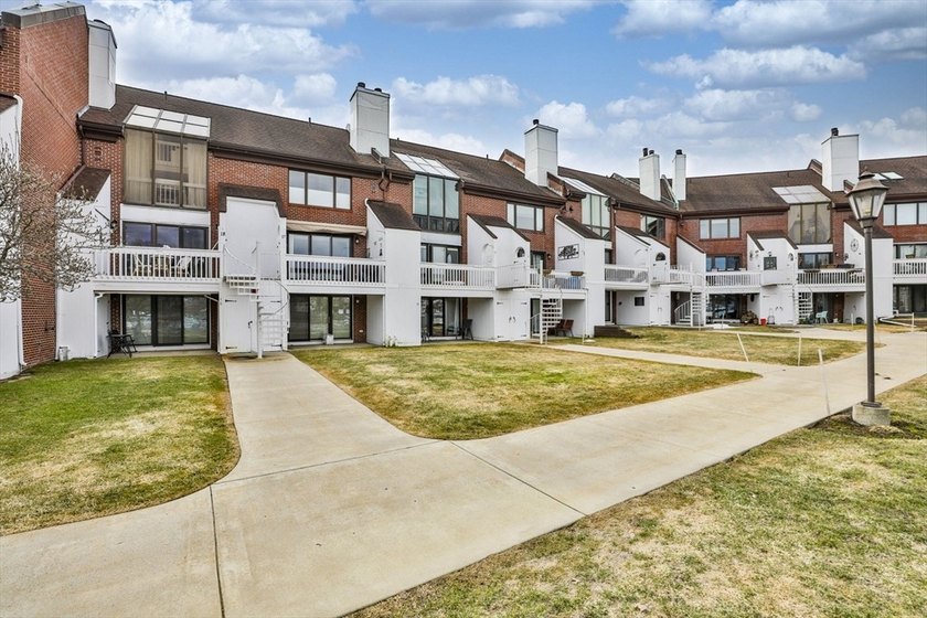 Experience the very best of Newburyport living in this stunning - Beach Condo for sale in Newburyport, Massachusetts on Beachhouse.com