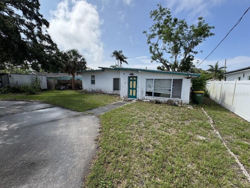 Located just minutes from vibrant Downtown Sarasota and steps - Beach Home for sale in Sarasota, Florida on Beachhouse.com