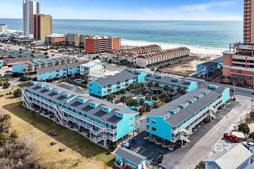 You will be impressed when you step inside this adorable beach - Beach Condo for sale in Gulf Shores, Alabama on Beachhouse.com