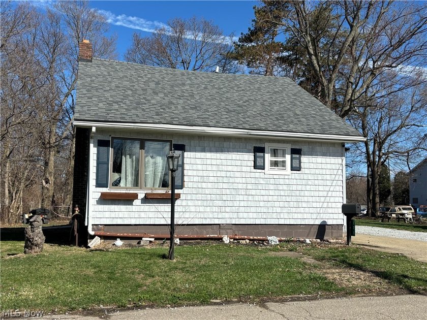 This charming Cape Cod home is just waiting for you. The extra - Beach Home for sale in Geneva, Ohio on Beachhouse.com