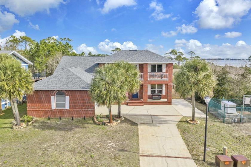 VA assumption 3.875% Interest rate! This home is close to the - Beach Home for sale in Mary Esther, Florida on Beachhouse.com