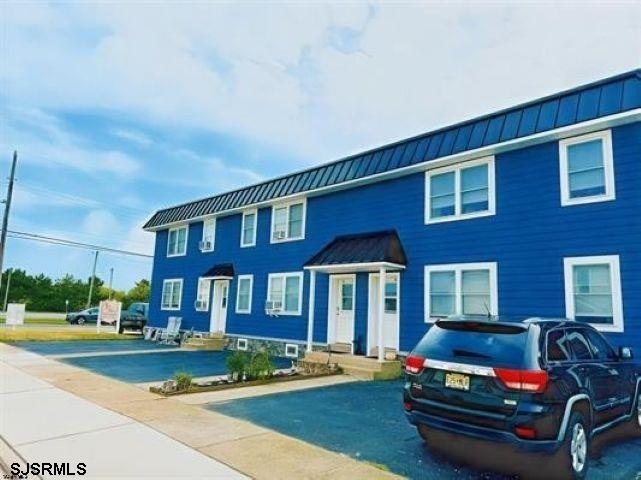 Look no further! Move-in ready first floor one bedroom condo in - Beach Condo for sale in Brigantine, New Jersey on Beachhouse.com