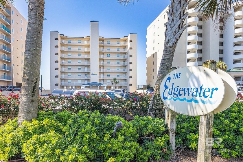PRICED READY TO SELL!! Welcome to this beautifully updated 2 bed - Beach Condo for sale in Gulf Shores, Alabama on Beachhouse.com
