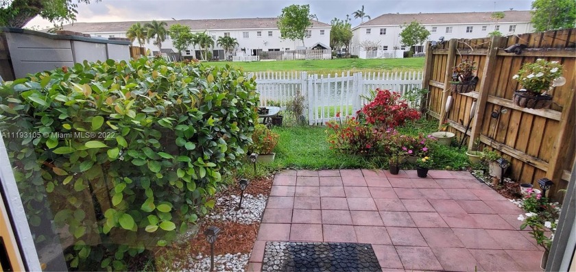 Excellent Corner Lakeview Townhouse.  3 bedrooms / 2.5 baths - Beach Townhome/Townhouse for sale in Homestead, Florida on Beachhouse.com