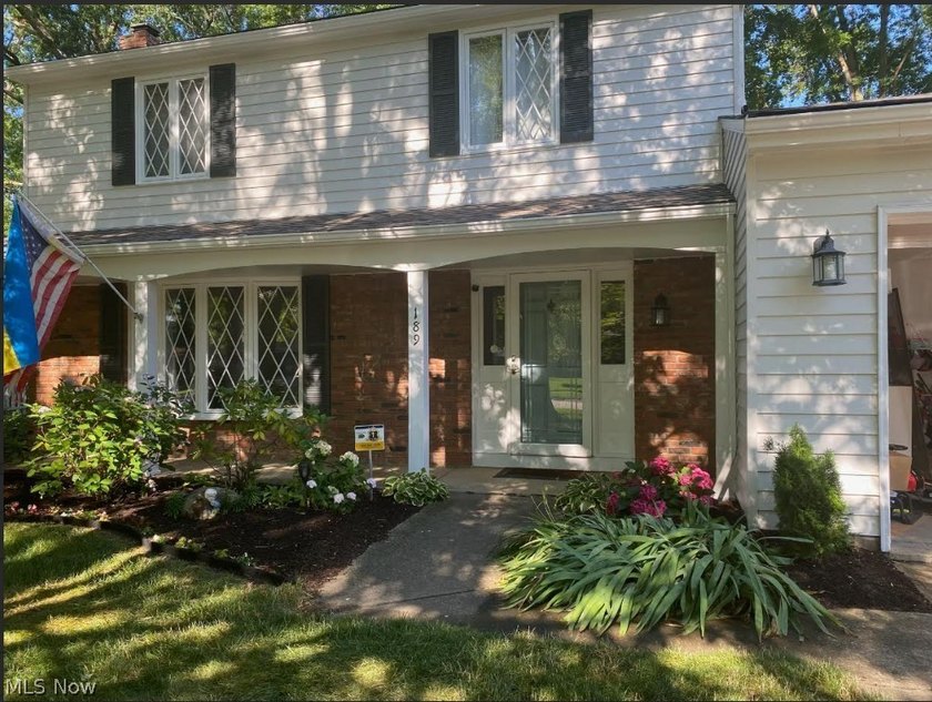 Beautifully updated home on a large property just a few minutes - Beach Home for sale in Avon Lake, Ohio on Beachhouse.com