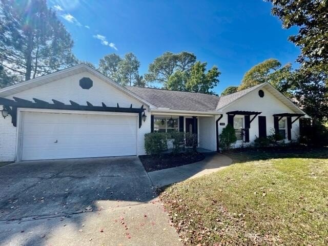 Welcome to this beautiful single story all-brick home located in - Beach Home for sale in Miramar Beach, Florida on Beachhouse.com