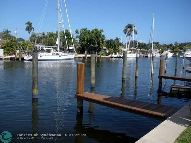 WATERFRONT OCEAN ACCESS DOCKAGE AVAILABLE. GREAT TWO BEDROOM ONE - Beach Condo for sale in Fort Lauderdale, Florida on Beachhouse.com