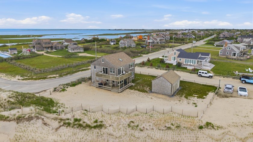 334 Madaket Road offers panoramic ocean views and front-row - Beach Home for sale in Nantucket, Massachusetts on Beachhouse.com