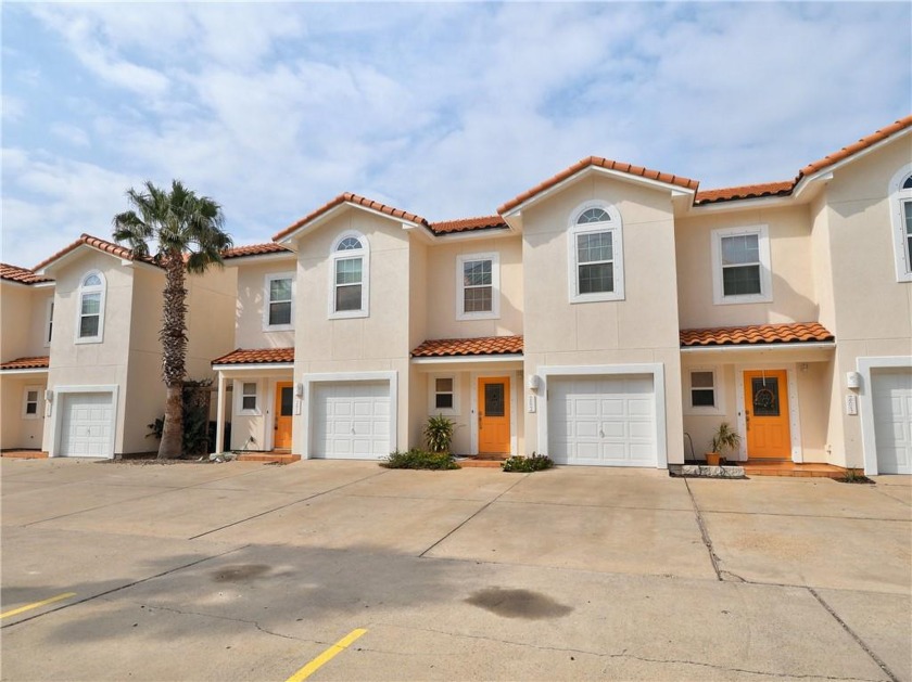 Immaculate Pool-Front Townhome! Situated just moments from the - Beach Townhome/Townhouse for sale in Corpus Christi, Texas on Beachhouse.com