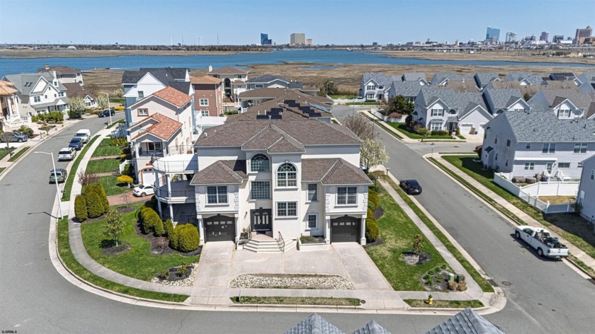 A breathtaking corner property in one of Ventnor City's most - Beach Home for sale in Ventnor, New Jersey on Beachhouse.com