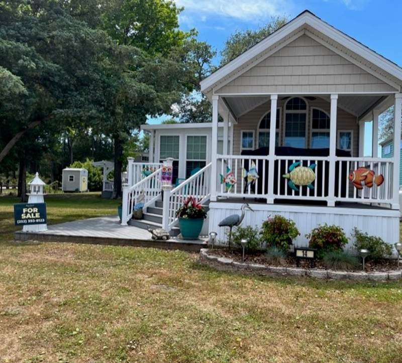 This charming 399 square feet Park Model home, built in 2017 by - Beach Home for sale in Cedar Point, North Carolina on Beachhouse.com