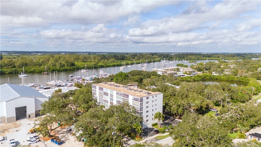 Discover affordable, low-maintenance island living with a - Beach Condo for sale in Vero Beach, Florida on Beachhouse.com