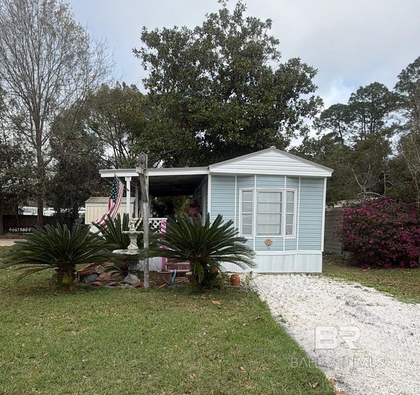 Adorable coastal retreat! Enjoy this partially furnished, cozy - Beach Home for sale in Lillian, Alabama on Beachhouse.com