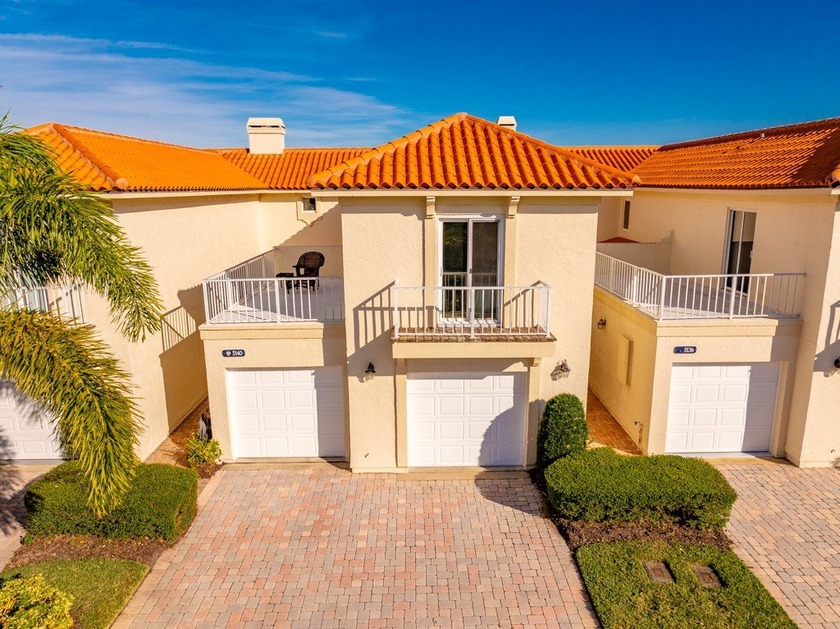 Rarely available St Davids townhome with 2 car garage - Beach Townhome/Townhouse for sale in Vero Beach, Florida on Beachhouse.com
