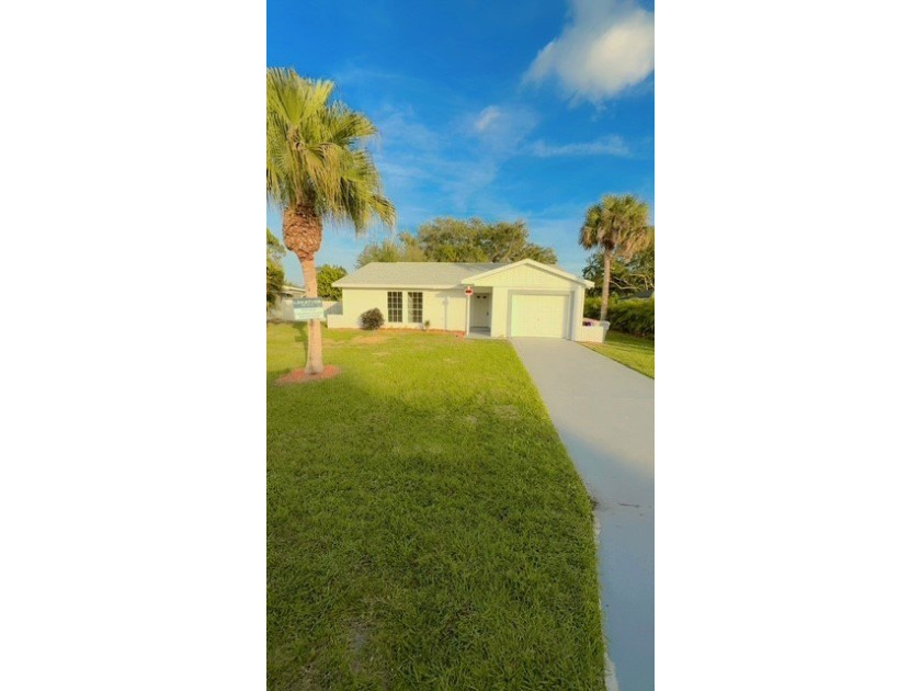 GORGEOUS POOL HOME IN A CENTRAL LOCATION AT VERO BEACH, NEW ROOF - Beach Home for sale in Vero Beach, Florida on Beachhouse.com