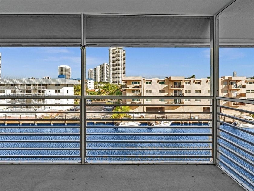 Welcome to this charming Eastern Shores apartment, ready to be - Beach Condo for sale in North Miami Beach, Florida on Beachhouse.com