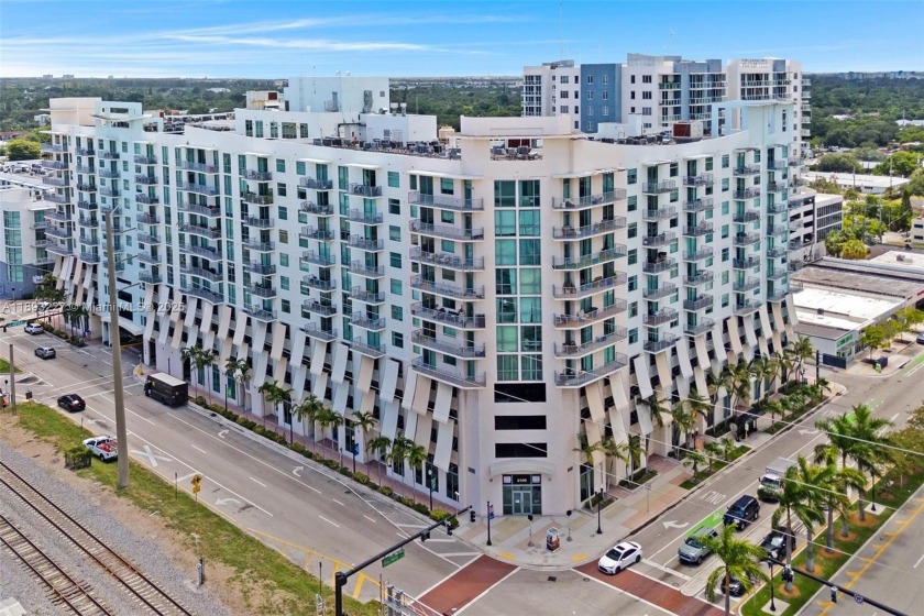 DOWNTOWN HOLLYWOOD GEM - MINUTES TO THE BEACH.  Step into this - Beach Condo for sale in Hollywood, Florida on Beachhouse.com