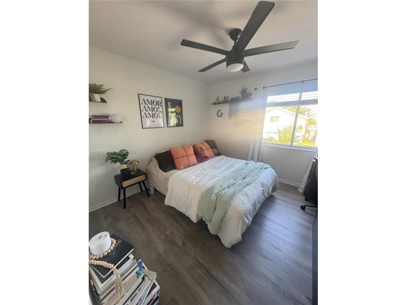 Lake front unique home! EXTRA 200sqft under A/C: a highlight of - Beach Home for sale in Dania, Florida on Beachhouse.com