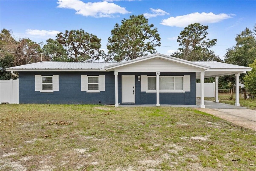 Welcome home to this beautifully updated 4 bedroom, 2 bath home - Beach Home for sale in Fort Walton Beach, Florida on Beachhouse.com