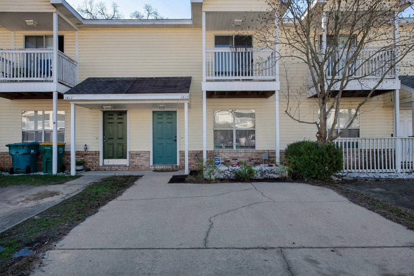 Welcome to this well-located end-unit townhome in the Forest - Beach Townhome/Townhouse for sale in Fort Walton Beach, Florida on Beachhouse.com