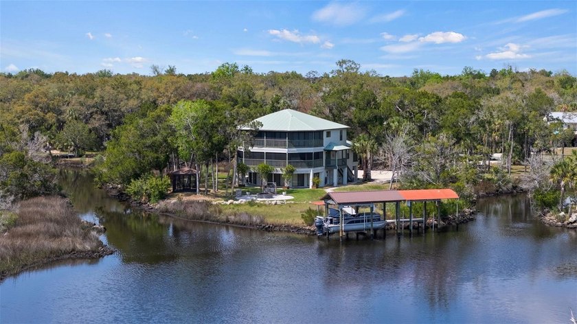 Experience the ultimate Florida lifestyle in this private - Beach Home for sale in Homosassa, Florida on Beachhouse.com